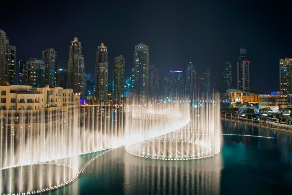 Explore the Glamour and Rich Culture of Dubai